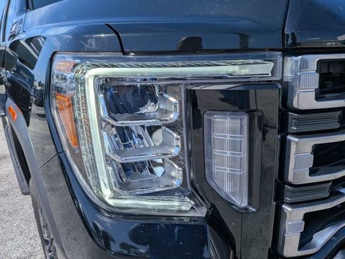 Used 2022 GMC Sierra 2500 AT4 w/ AT4 Premium Plus Package AWD/4WD image 9