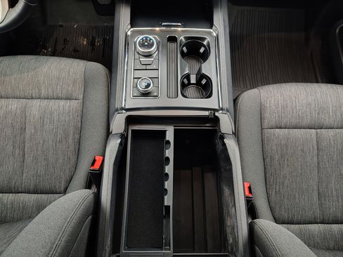 Used 2024 Ford Expedition Max XLT image 38