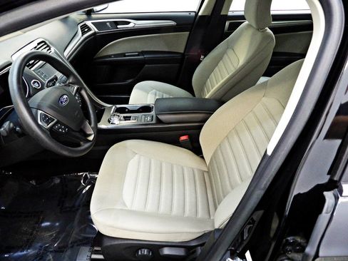 Used 2018 Ford Fusion S FWD image 8