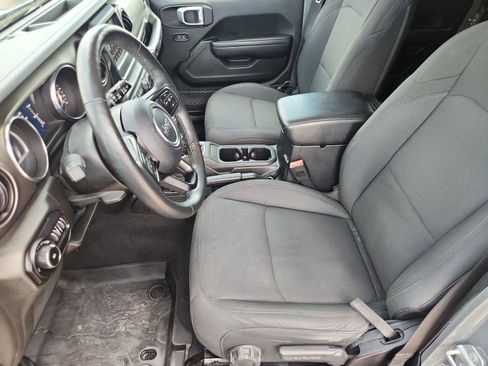 Used 2019 Jeep Wrangler Unlimited Sport S AWD/4WD image 18