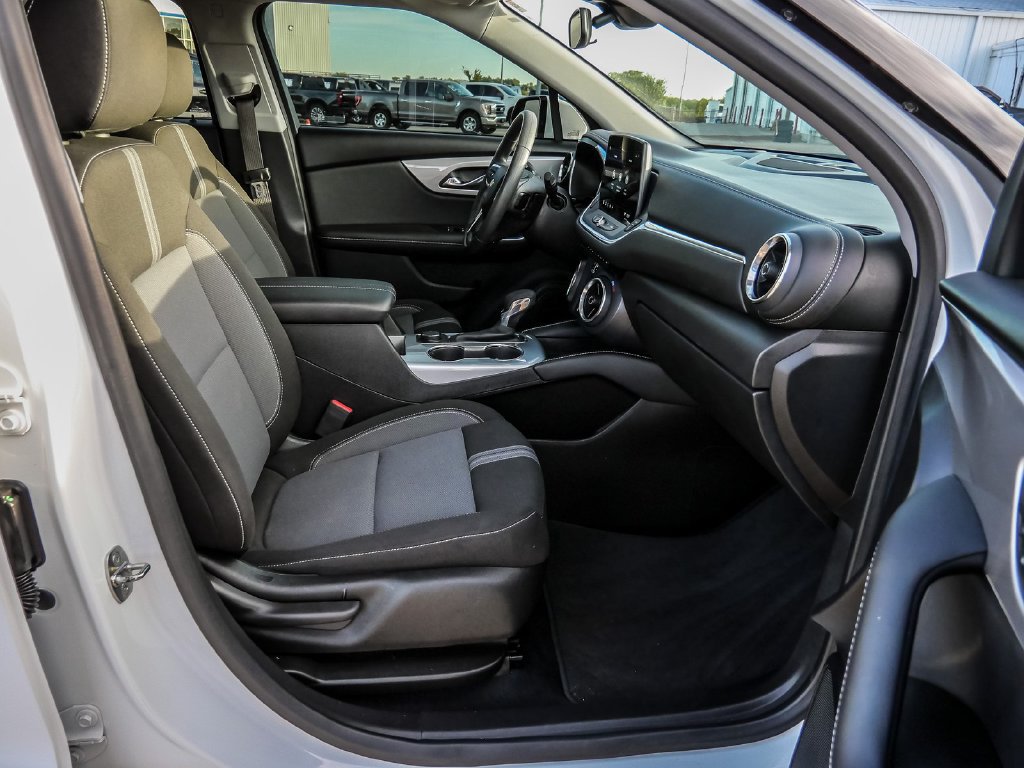 Used 2023 Chevrolet Blazer LT FWD image 12