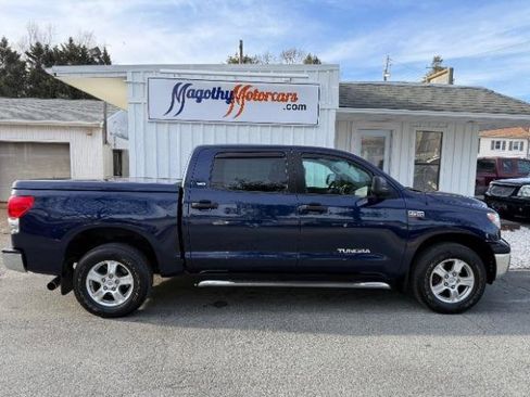 Used 2008 Toyota Tundra 4x4 CrewMax image 2