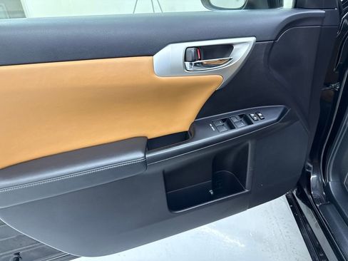 Used 2012 Lexus CT 200h image 11