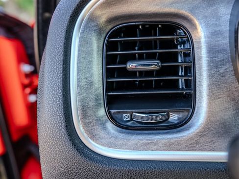 Used 2017 Dodge Charger R/T RWD image 19