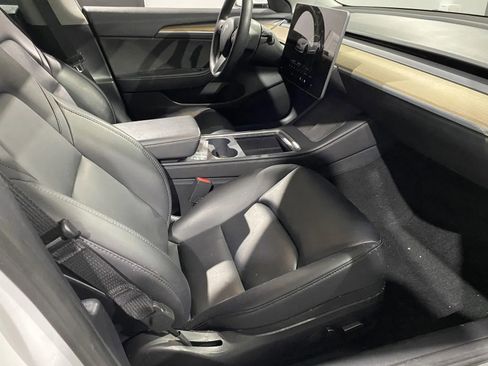 Used 2023 Tesla Model 3 Standard Range image 6