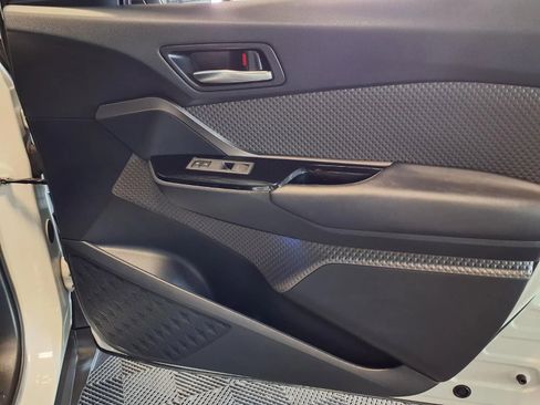 Used 2020 Toyota C-HR Limited image 11