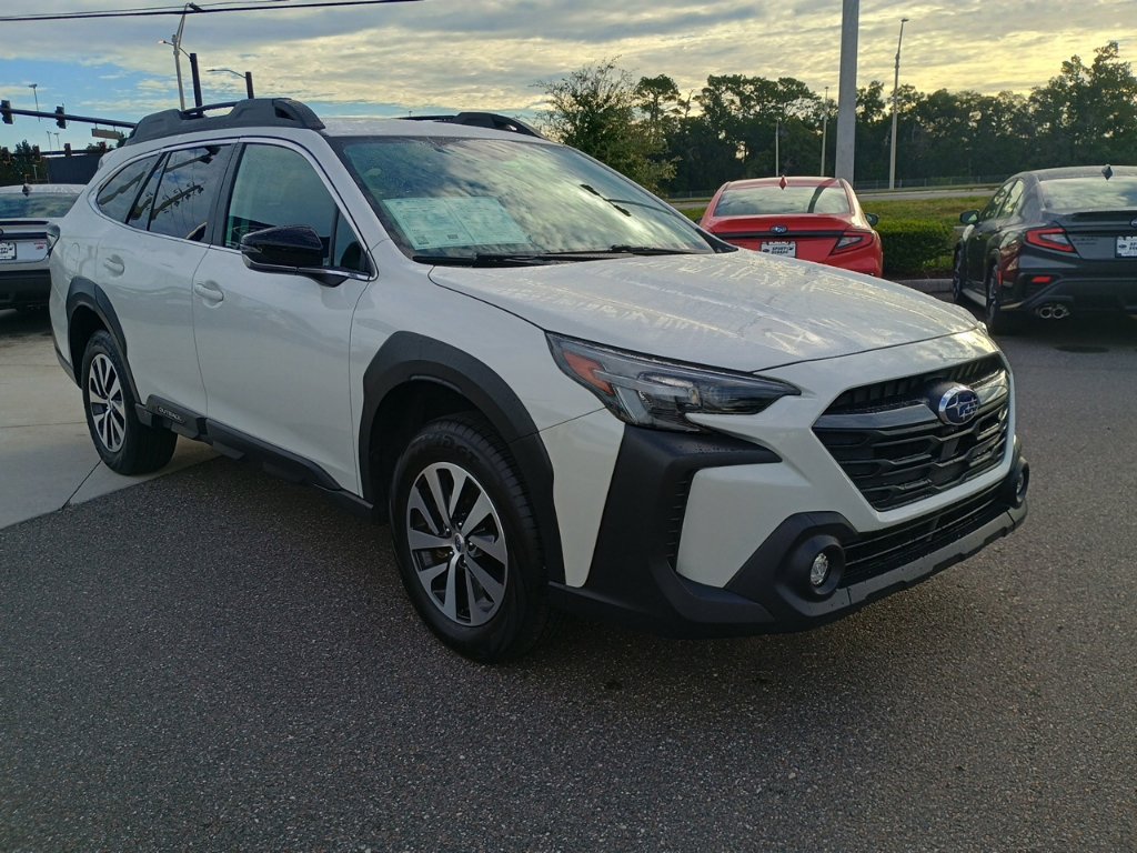 Certified 2025 Subaru Outback Premium w/ Popular Package #1A AWD/4WD image 3