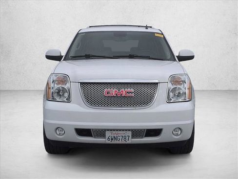 Used 2012 GMC Yukon Denali image 2