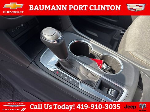 Used 2020 Chevrolet Equinox LT FWD image 23