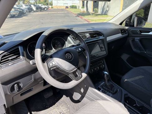 Used 2018 Volkswagen Tiguan S image 14
