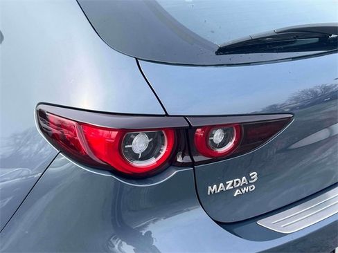 Used 2024 MAZDA MAZDA3 Hatchback w/Premium Plus Pkg image 13