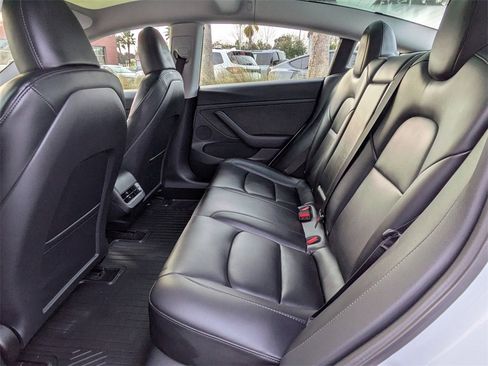 Used 2023 Tesla Model 3 Standard Range image 13