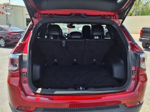 Used 2025 Jeep Compass Trailhawk AWD/4WD image 19