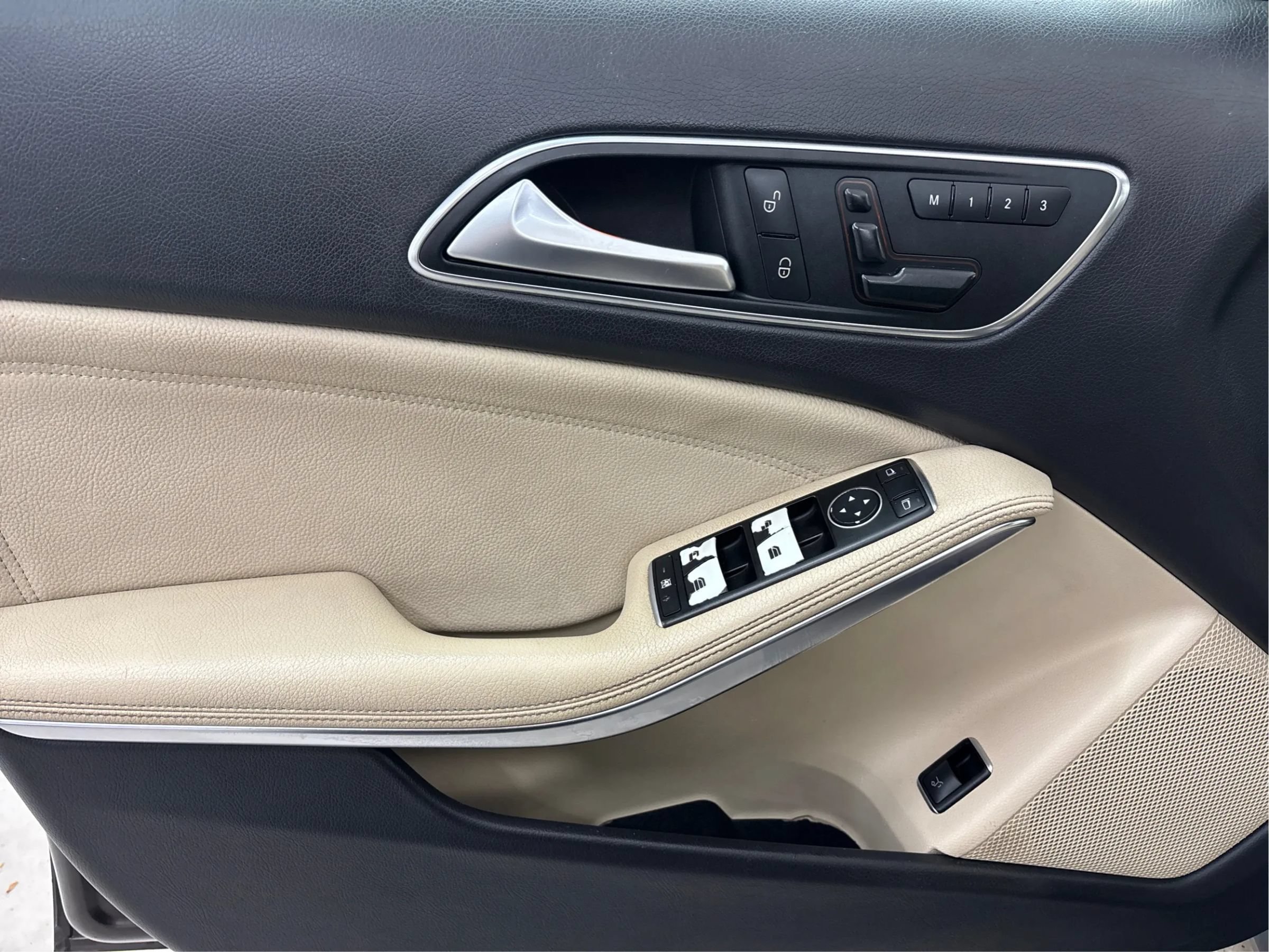 Used 2015 Mercedes-Benz GLA 250 4MATIC image 24