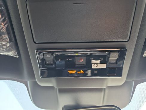 Used 2026 Toyota RAV4 SE w/ Convenience Package AWD/4WD image 31