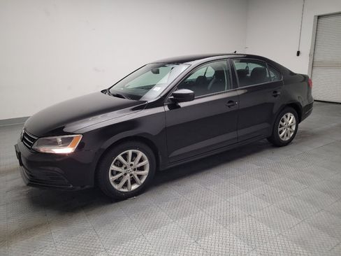 Used 2015 Volkswagen Jetta SE FWD image 2