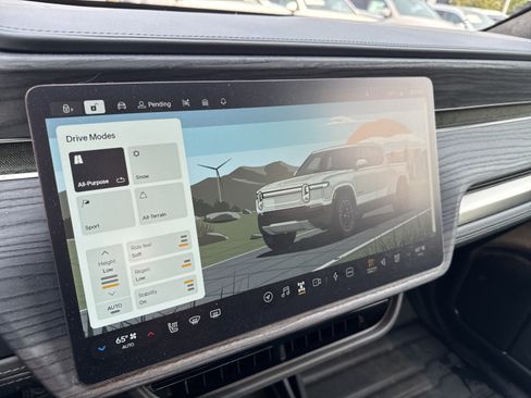 Used 2025 Rivian R1T Adventure AWD/4WD image 20