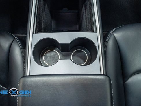 Used 2021 Tesla Model 3 Standard Range Plus image 17