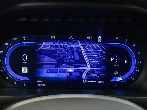 Certified 2025 Volvo XC90 B6 Plus image 29