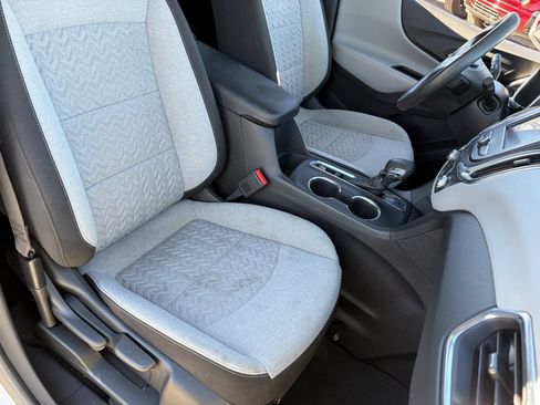 Certified 2024 Chevrolet Equinox LS FWD image 11