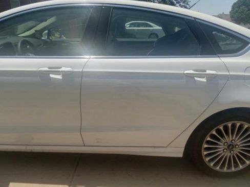 Used 2016 Ford Fusion Titanium FWD image 5