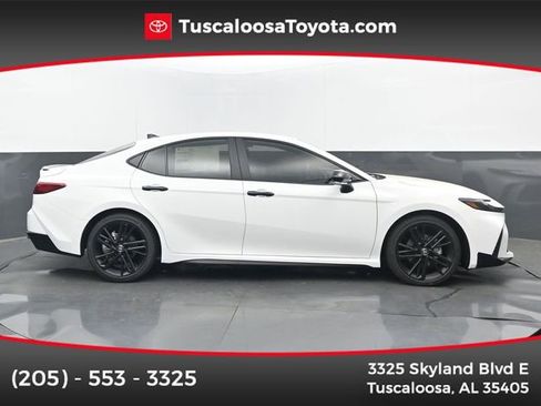 New 2026 Toyota Camry Hybrid FWD image 1