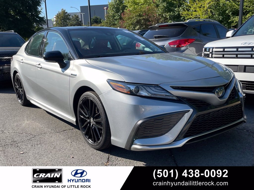 Used 2021 Toyota Camry XSE w/ Navigation Upgrade Package FWD image 1