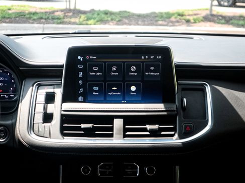 Used 2023 Chevrolet Suburban Premier AWD/4WD image 29