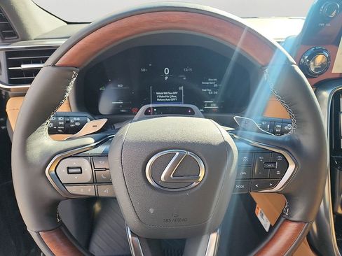 New 2025 Lexus LX 600 4WD w/ Luxury Package image 10
