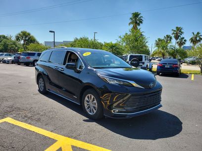 Used 2021 Toyota Sienna XLE