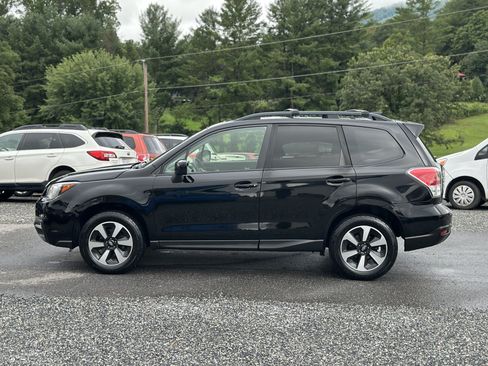 Used 2017 Subaru Forester 2.5i Premium w/ All-Weather Package AWD/4WD image 6
