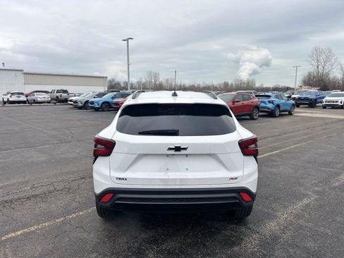 New 2026 Chevrolet Trax RS w/ Sunroof Package image 6