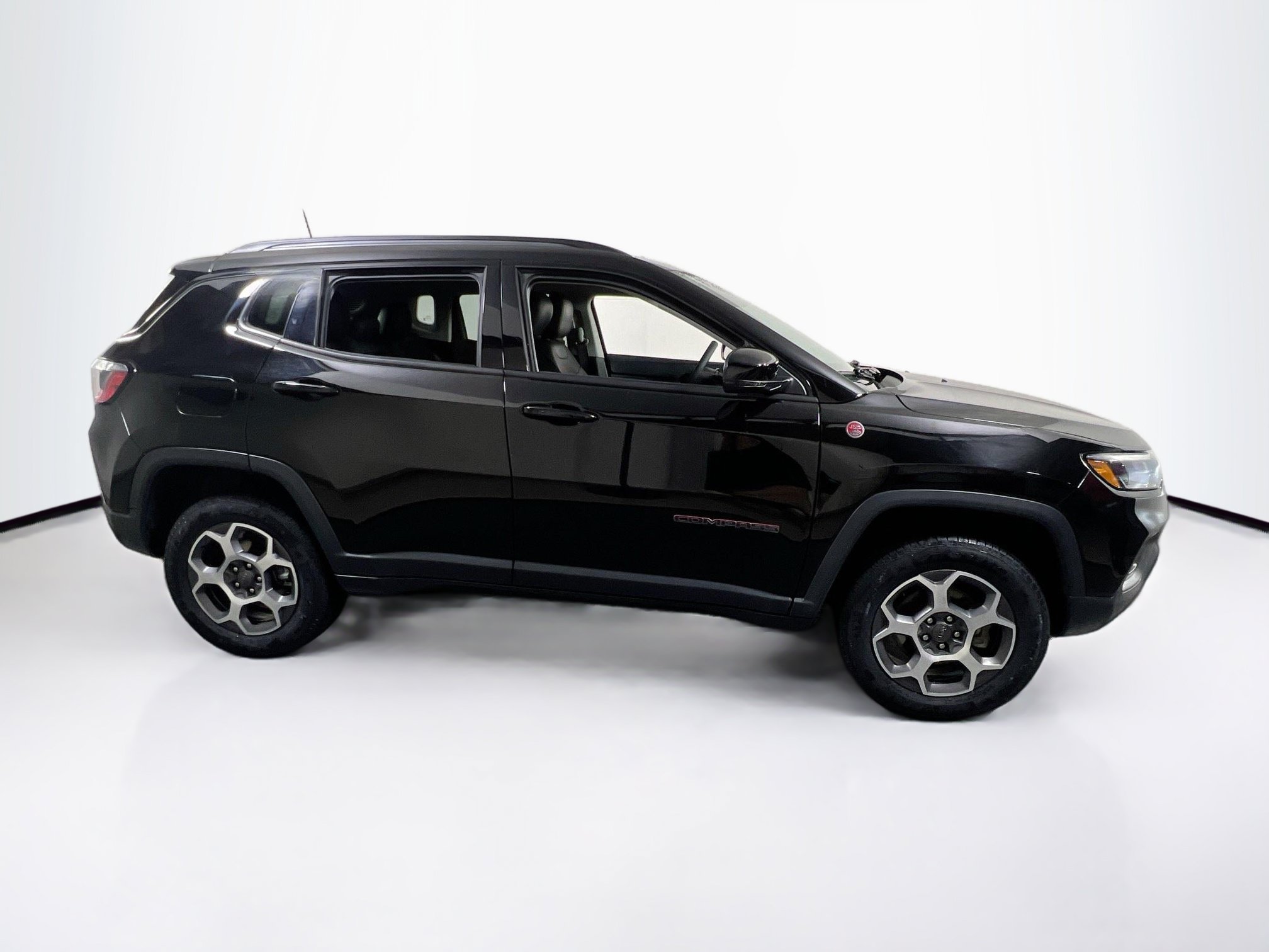 Used 2022 Jeep Compass Trailhawk AWD/4WD image 4