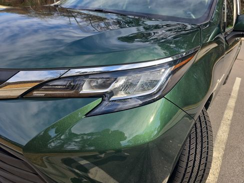 Used 2021 Toyota Sienna XLE image 34