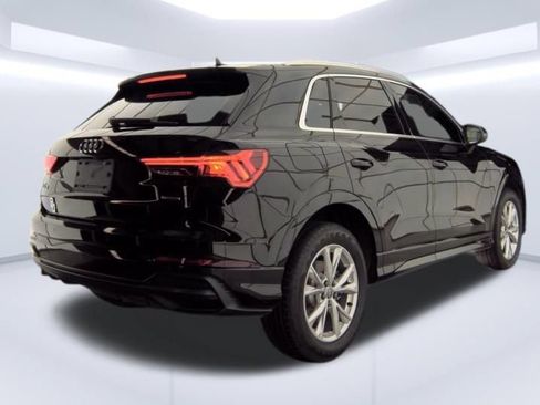 Used 2021 Audi Q3 2.0T Premium w/ Convenience Package AWD/4WD image 2