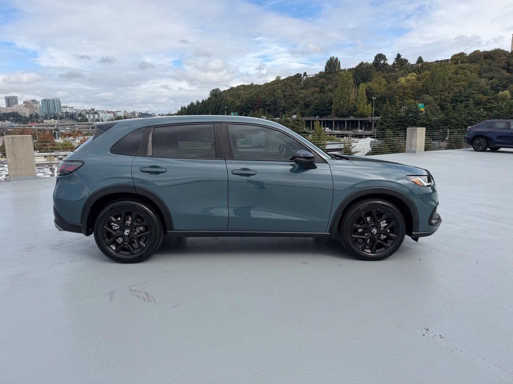 Certified 2023 Honda HR-V Sport image 3