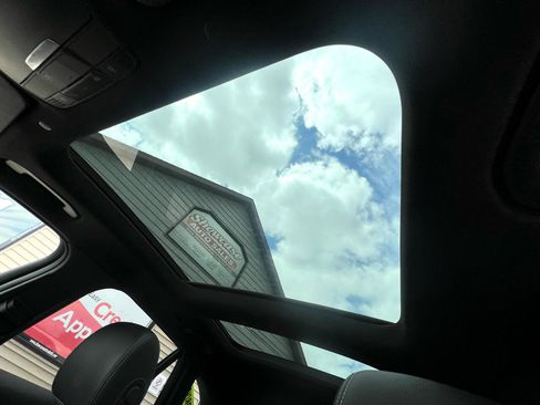 Used 2021 Mercedes-Benz GLC 63 AMG AMG GLC63 image 30