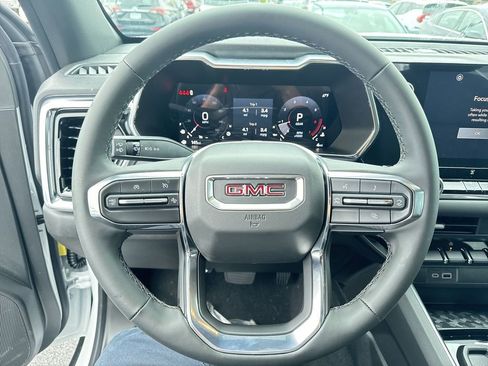 Used 2024 GMC Canyon Elevation image 20