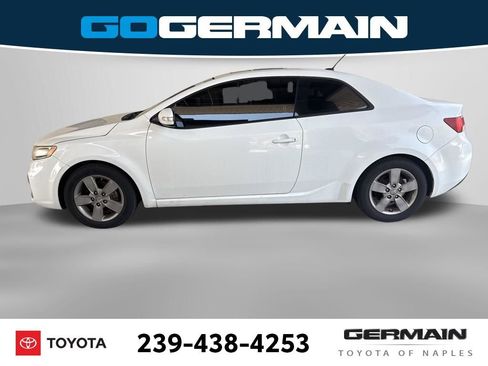 Used 2010 Kia Forte Koup EX image 2