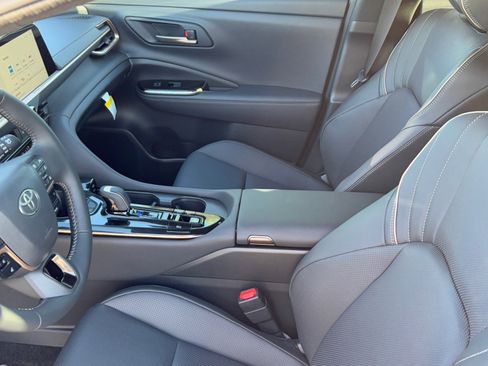 Used 2026 Toyota Crown Signia w/ Advanced Technology Package image 19