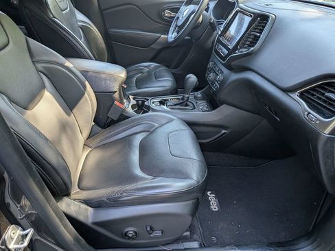 Used 2019 Jeep Cherokee Limited AWD/4WD image 34