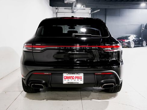 Used 2024 Porsche Macan image 4