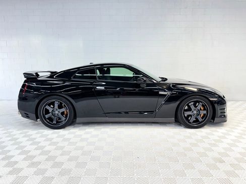 Used 2013 Nissan GT-R Premium image 4