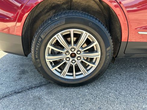 Used 2017 Cadillac XT5 Luxury w/ Driver Awareness Package AWD/4WD image 30