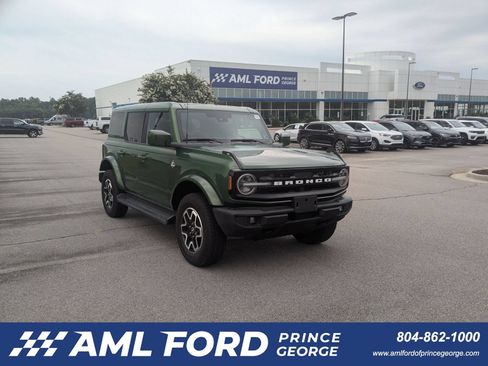 Used 2025 Ford Bronco Outer Banks AWD/4WD image 1