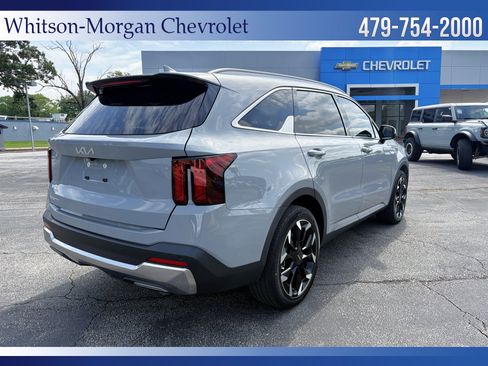 Used 2024 Kia Sorento EX w/ Panoramic Sunroof Package FWD image 5