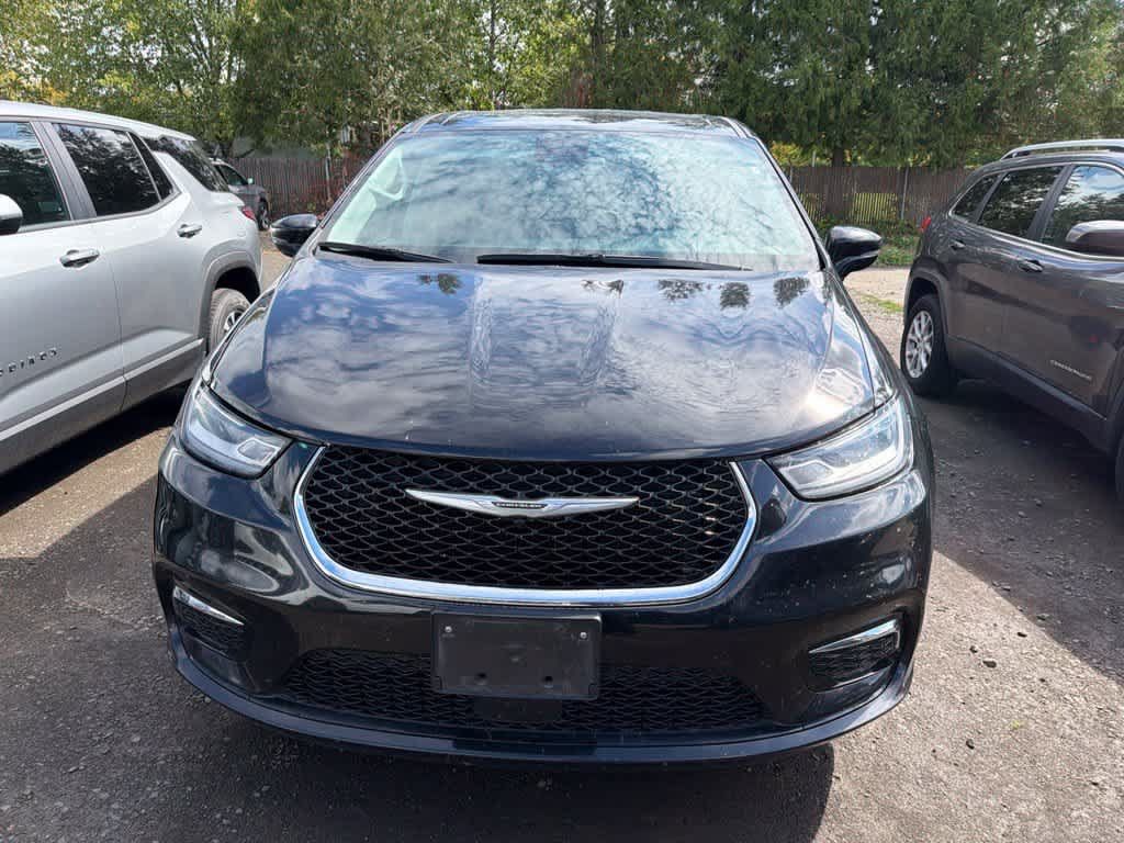 Used 2024 Chrysler Pacifica Limited FWD image 2