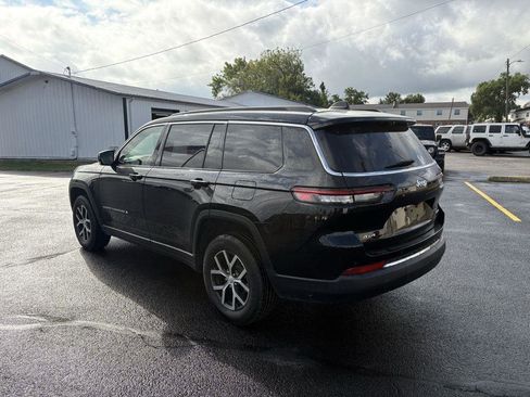 Used 2024 Jeep Grand Cherokee L Limited w/ Luxury Tech Group II image 16