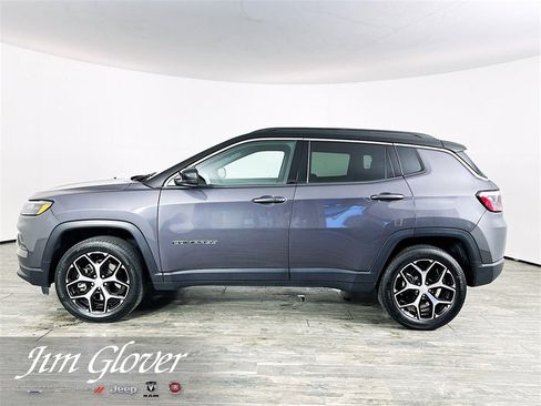 Used 2024 Jeep Compass Limited image 9