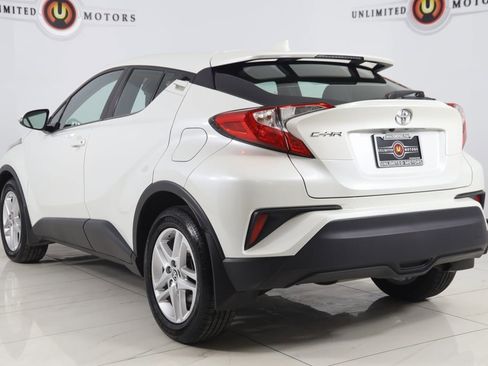 Used 2021 Toyota C-HR LE image 4